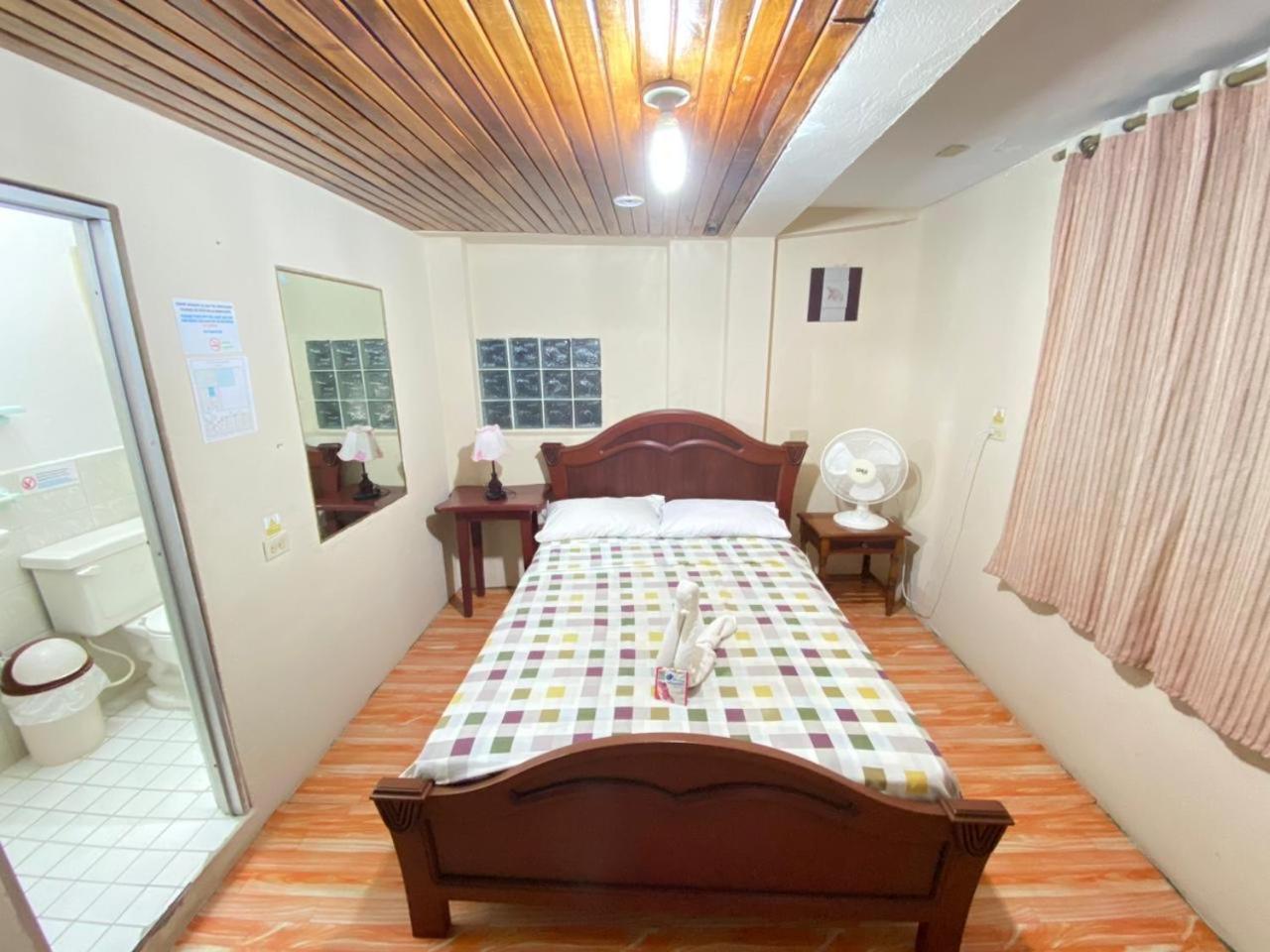 Historico Hostal Elizabeth Puerto Ayora  Exterior foto